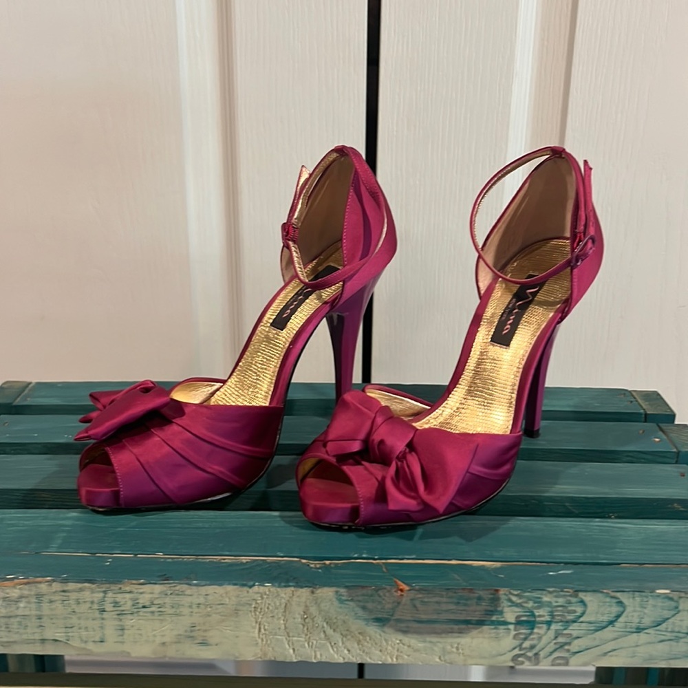 Nina satin magenta bow peel toe heels 7.5